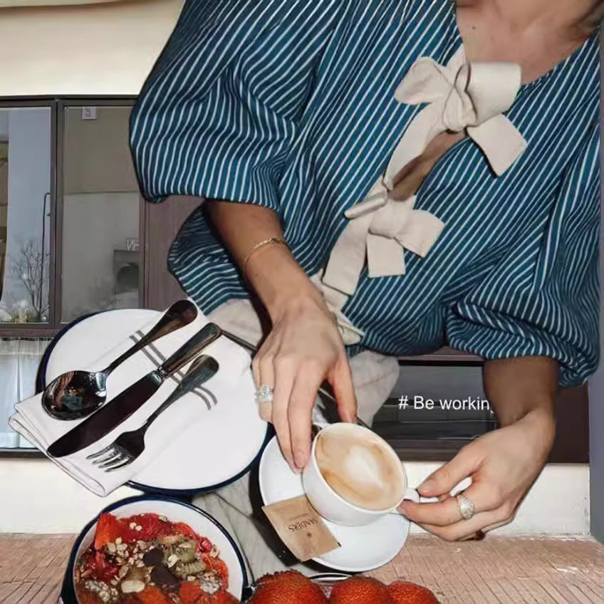 Damen Bluse mit lässigem Schnitt und verspielten Rüschen EB