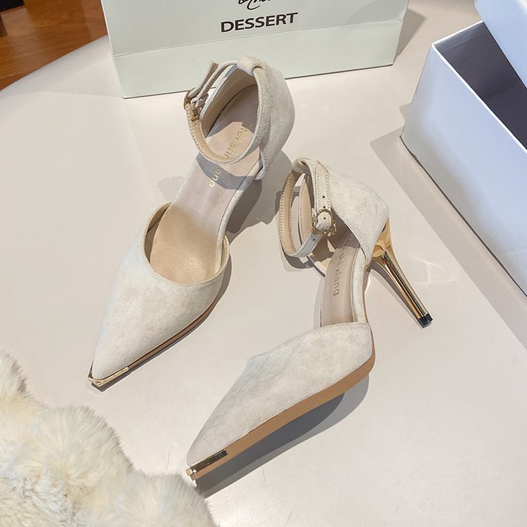 Damen elegante Slingback-High Heels mit spitz zulaufender Form und glamourösem Goldakzent EB
