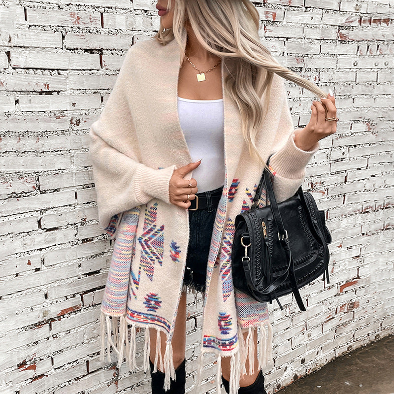 Damen Strickponcho mit buntem Navajo-Muster und fransigem Saum EB