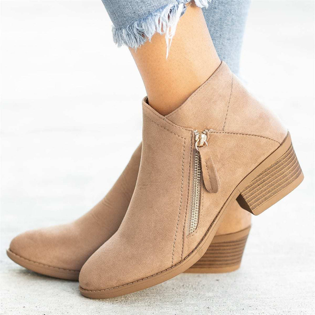 Damen nan elegante knöchelhohe Wildlederoptik-Stiefelette mit schlanker Rundspitze, seitlichem Metallreißverschluss und gestapeltem Blockabsatz EB