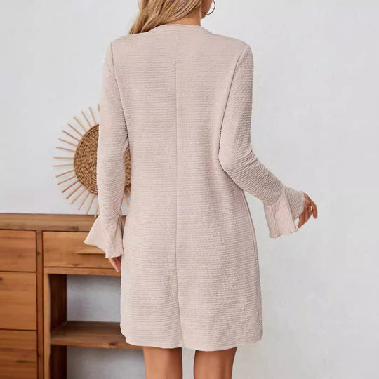 Damen Freizeitkleid mit elegantem V-Ausschnitt und romantischen Rüschendetails EB