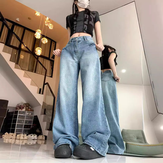 Damen weit geschnittene Mom-Jeans im Vintage-Look mit hohem Bund und modernen Details EB