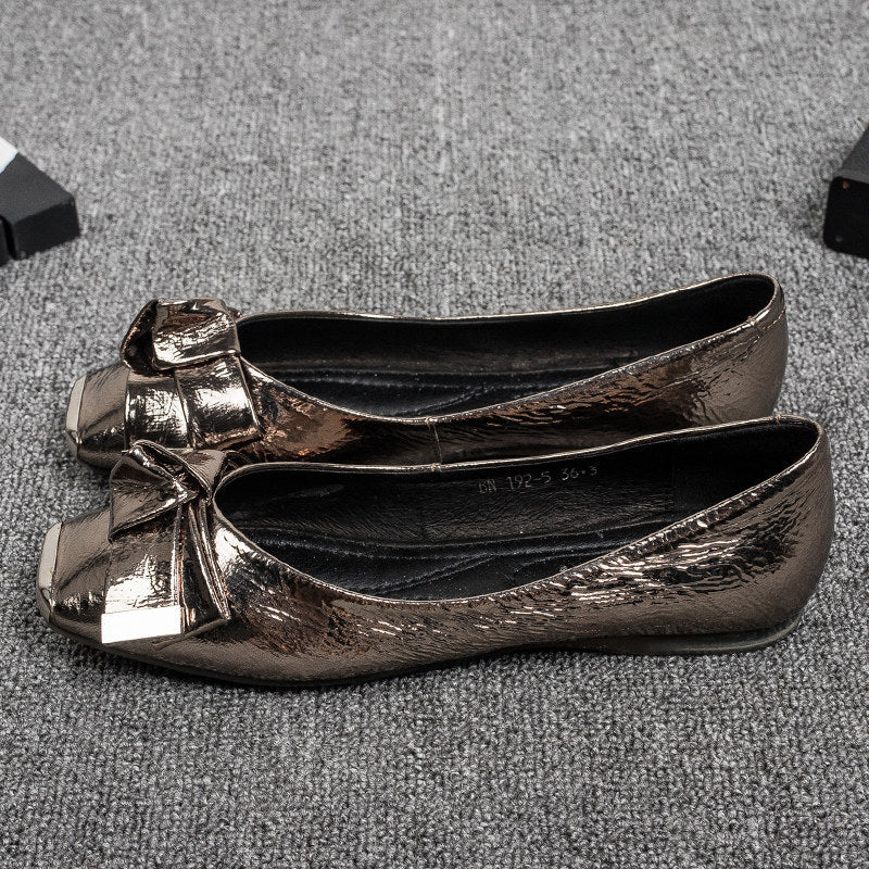 Damen Ballerinas mit elegantem Schleifenakzent und glänzender Lackoberfläche EB