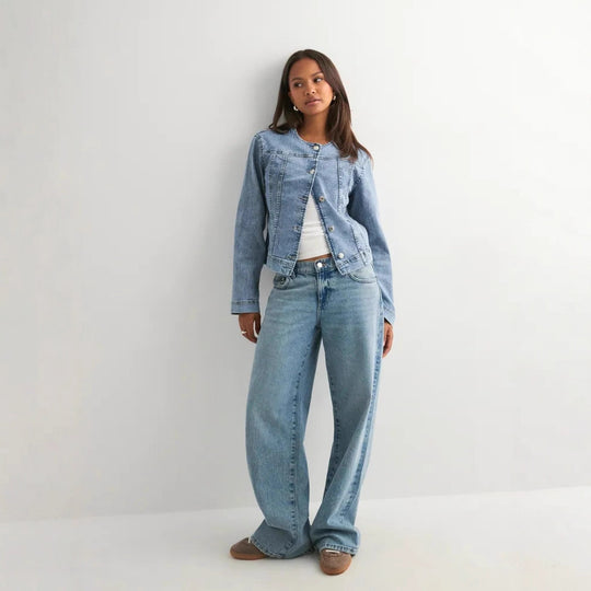 Damen zeitlose Denim-Jacke im modernen Schnitt EB