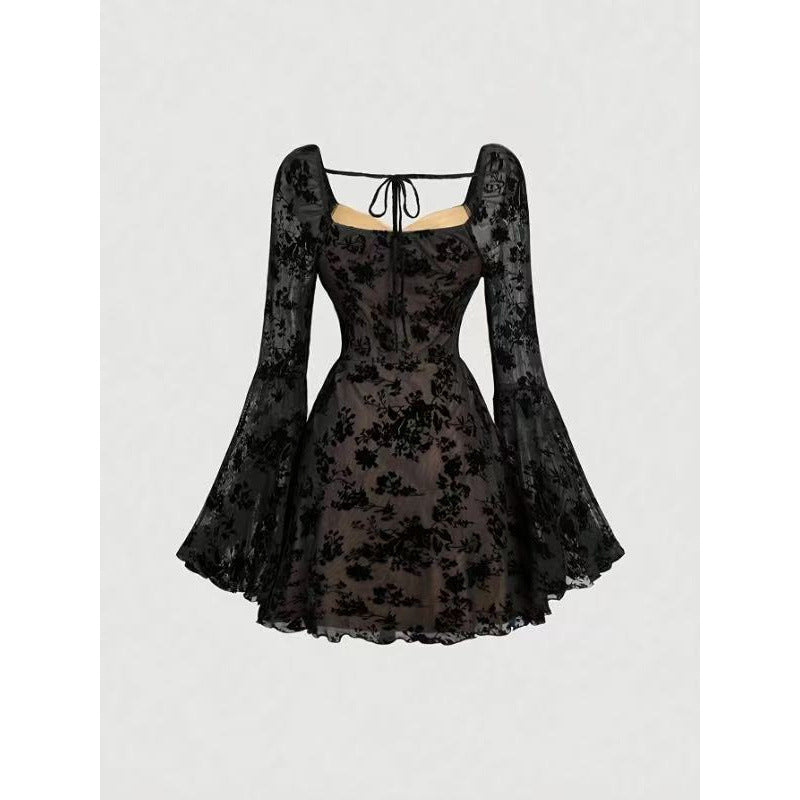 Damen Mini-Kleid mit floralen Spitzenärmeln und verführerischem Ausschnitt EB