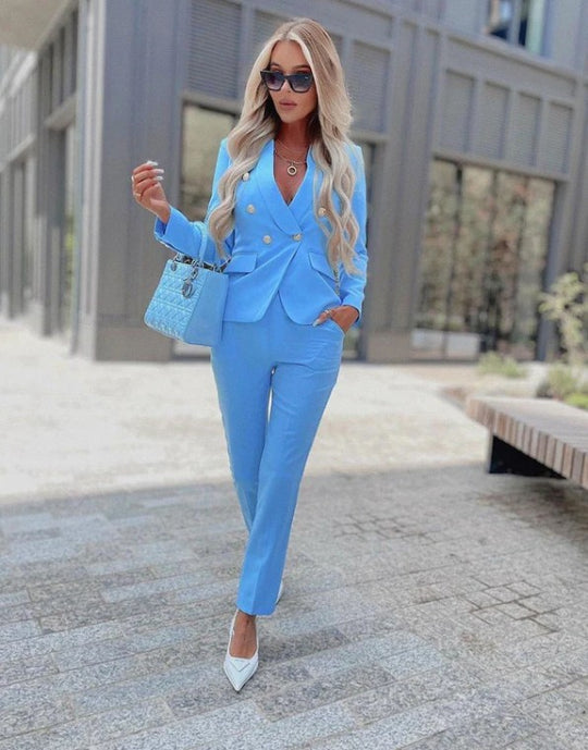 Damen Taillierter Hosenanzug mit tiefem Revers, Slim-Hose und goldenen Zierknöpfen EB