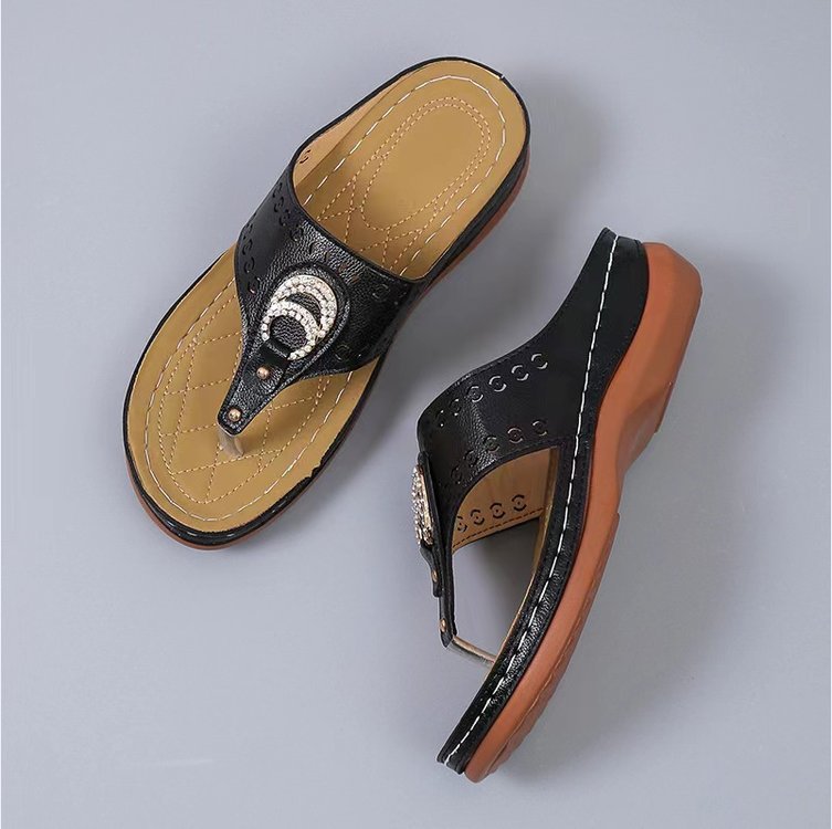 Damen Wedge-Sandaletten mit stilvollem Dekor und gepolstertem Fußbett EB