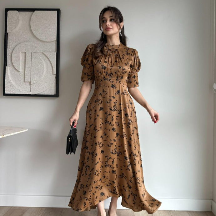 Damen Romantisches Maxikleid mit Rüschendetails und floralem Muster EB