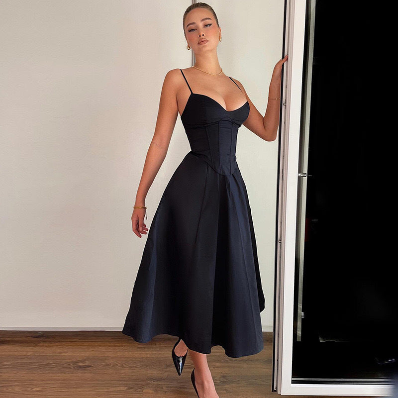 Damen Elegantes Abendkleid mit tailliertem Oberteil und schwingendem Rock EB