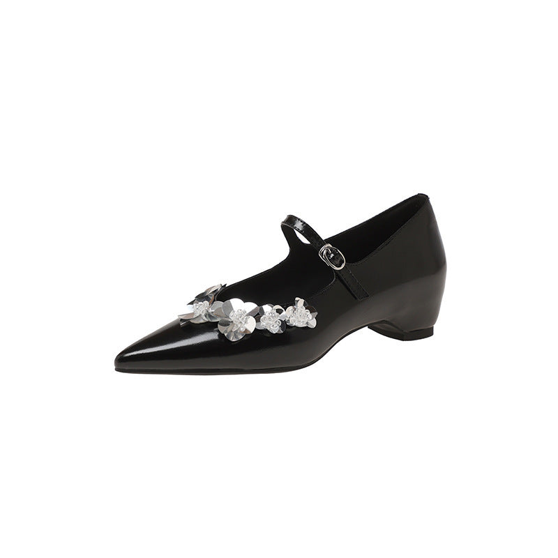 Damen Ballerina-Schuhe mit zartem Floraldetail und elegantem Riemchen EB