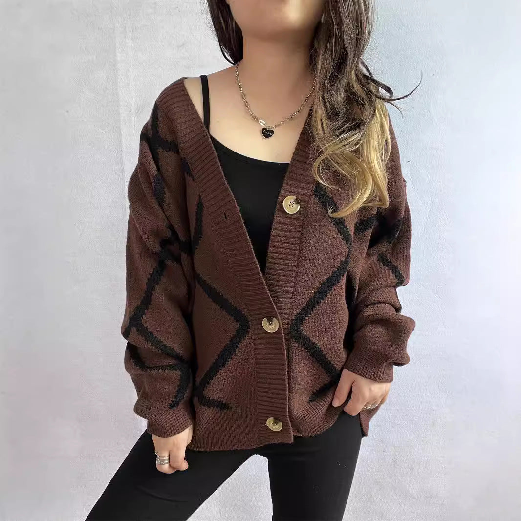 Damen Strickjacke mit modernem geometrischem Muster und hochwertigen Knopfdetails EB