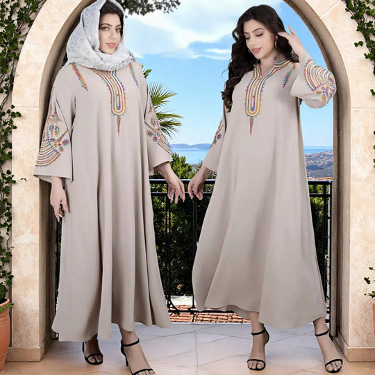 Damen Elegantes Langkleid mit traditionellem Muster und bestickten Ärmeln EB