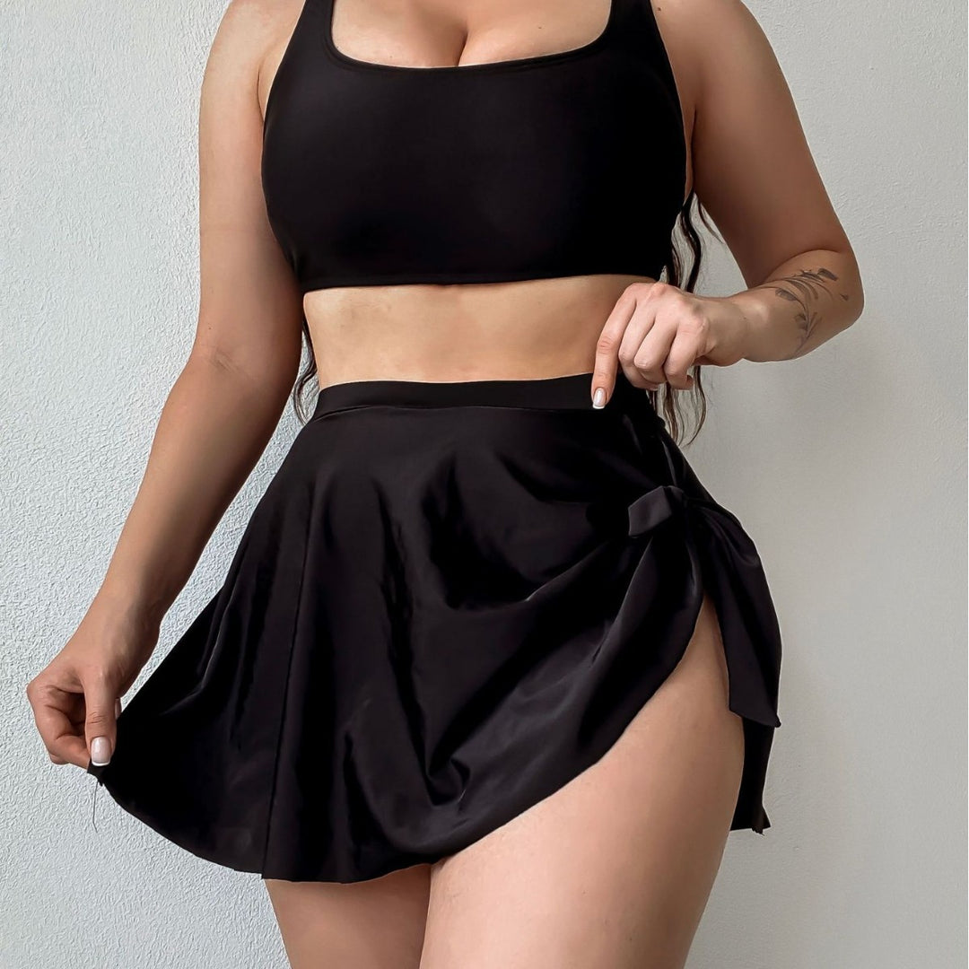 Damen Sportliches Badeoutfit mit schmeichelndem Rock EB