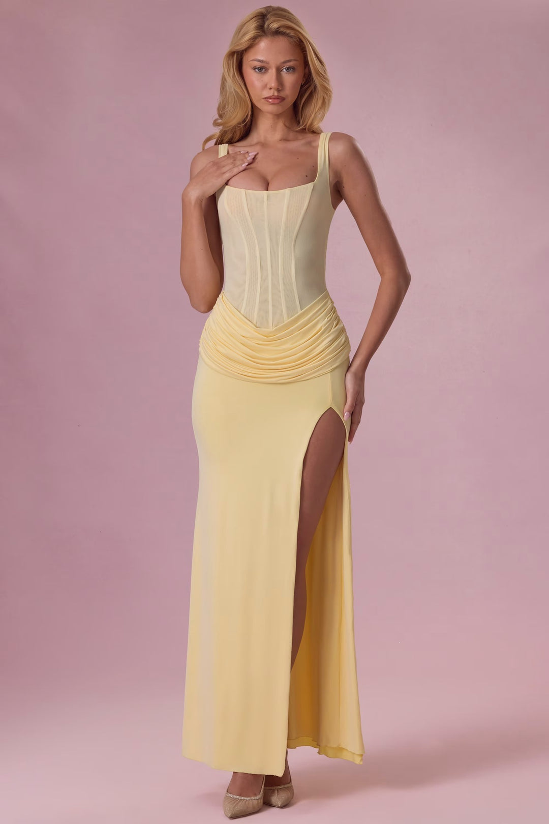 Damen Charmantes Maxikleid mit strukturierter Corsage und hohem Schlitz EB