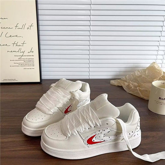 Damen Sportliche Sneakers mit innovativem Schnürsystem und stabiler Sohle EB