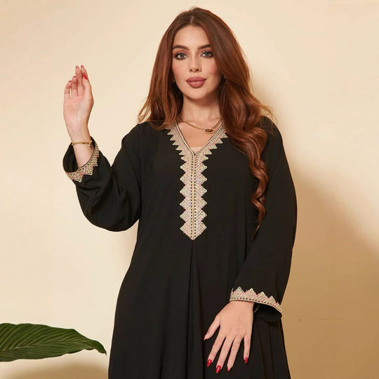 Damen Elegantes langes Kaftankleid mit detaillierter Bordüre EB
