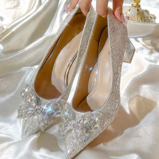 Damen spitze High Heels mit funkelndem Strass und großem Schleifenakzent EB