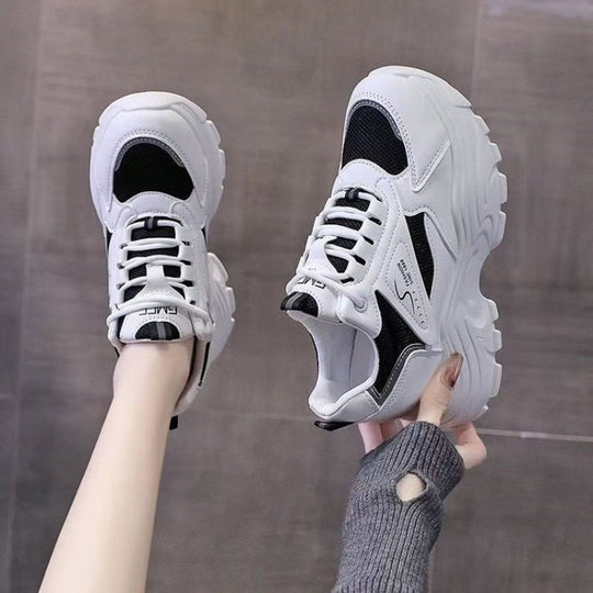 Damen Sportliche Sneakers mit atmungsaktiver Netzstruktur und dämpfender Sohle EB