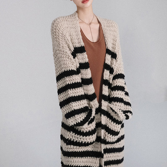 Damen lässige Strickjacke mit breitem Streifenmuster und praktischen Taschen EB