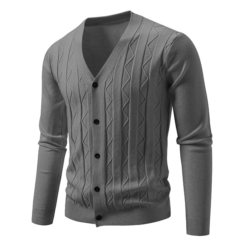 Herren nan V-Ausschnitt Strickjacke mit dezenter Zopfmusterstruktur und durchgehender Knopfleiste EB
