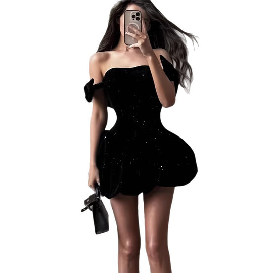 Damen Glitzerndes Cocktailkleid mit schulterfreiem Design und voluminösem Rock EB