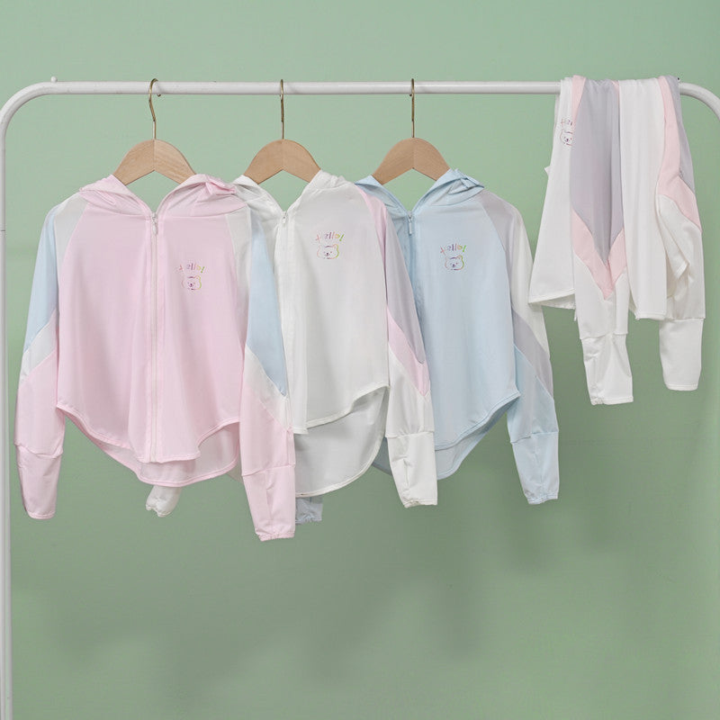 Unisex nan ultraleichte Kinder-Sonnenschutzjacke mit Kapuze, Reißverschluss, Meshfutter und Bärenstickerei  EB
