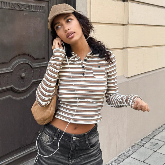 Damen nan gestreiftes Polo-Crop-Longsleeve mit kontrastkragen und Brusttasche EB