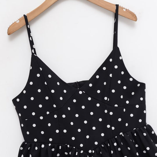 Damen Sommerliches Spaghettiträgerkleid mit verspieltem Punkte-Design und fließendem Schnitt EB