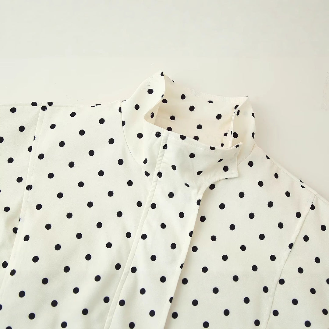 Damen cropped Steppjacke mit modernem Polka-Dots-Design EB