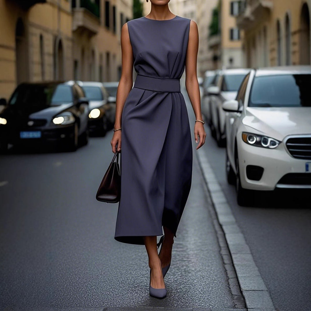Damen Elegantes Maxikleid mit modernem Schnitt und feinen Plissée-Details EB
