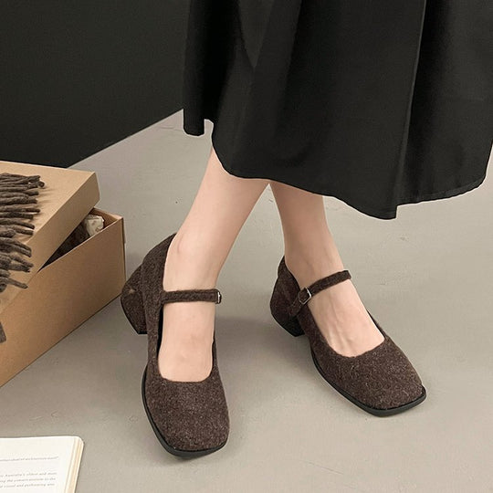 Damen Ballerina-Schuhe mit modischem Riemchen und hochwertiger Oberflächenstruktur EB
