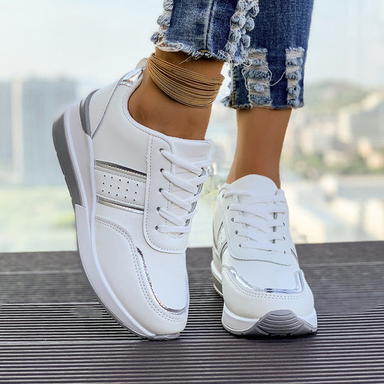 Damen nan City-Sneaker mit gedämpfter Keilsohle, gepolstertem Komfortfußbett und eleganten Metallic-Details EB