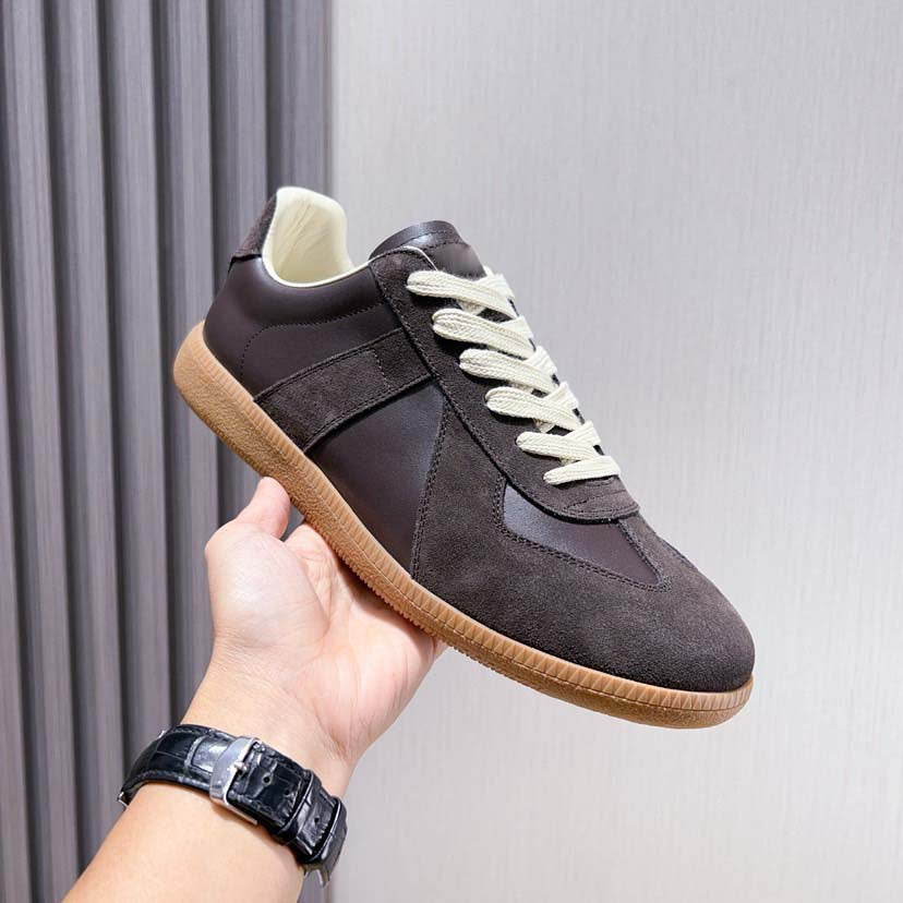 Damen modische Sneakers aus hochwertigem Wildleder mit sportlichem Akzent von EB