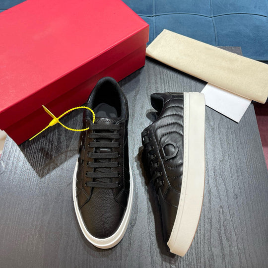 Damen Bequeme Sneakers mit modischer Prägung EB