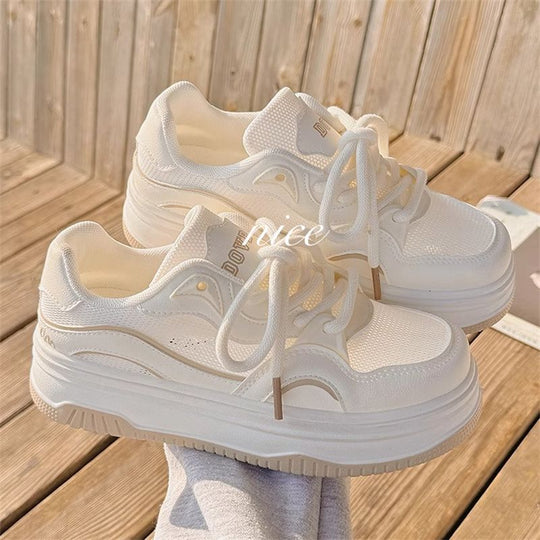 Damen Minimalistische Platform-Sneaker mit gepolstertem Komfortkragen und profilierter Wedgesohle EB