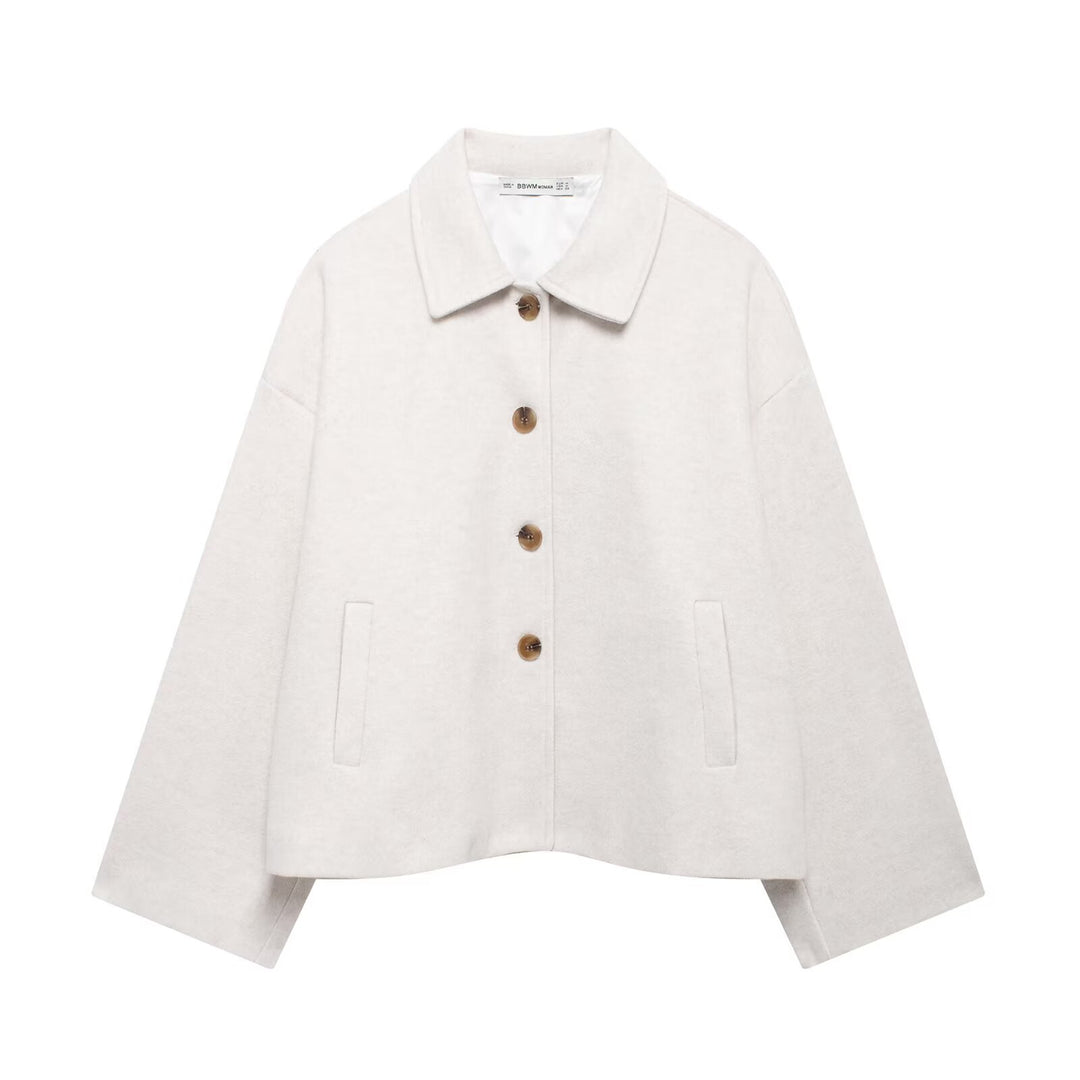 Damen nan kurze kastige Wolljacke mit Hemdkragen, durchgehender Knopfleiste und eingesetzten Eingrifftaschen EB