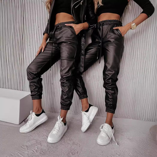 Damen Bequeme Jogginghose mit stilvollen Cut-Outs und elastischem Bund EB