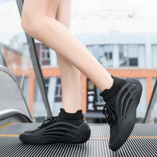 Damen Sportliche High-Performance Sneakers mit elastischem Strickoberteil und rutschfester Sohle EB