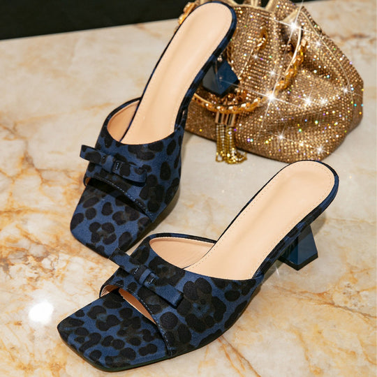 Damen modische Mules mit Leo-Print und elegantem Blockabsatz EB