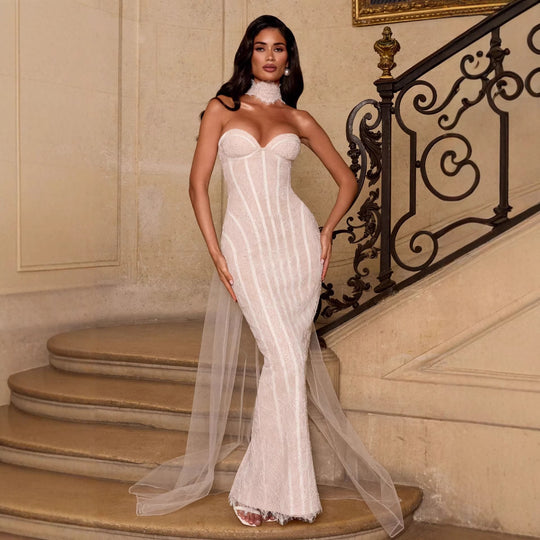 Damen Hochzeitskleid mit elegantem trägerlosen Design und luxuriösem Tüllabschluss EB