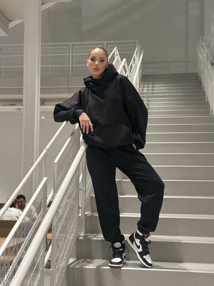 Damen gemütlicher Oversized Hoodie mit intuitivem Kordelzug und passender Jogginghose EB
