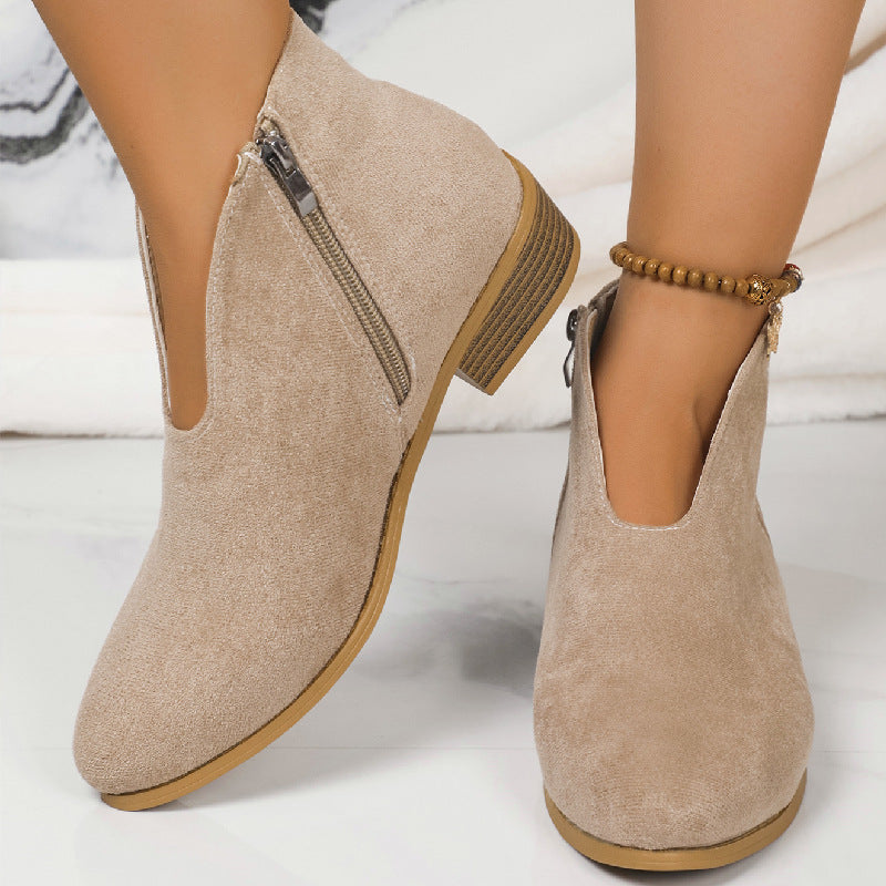 Damen nan knöchelhohe Stiefelette mit V-Ausschnitt, weichem Obermaterial und leichtem Holzblockabsatz EB