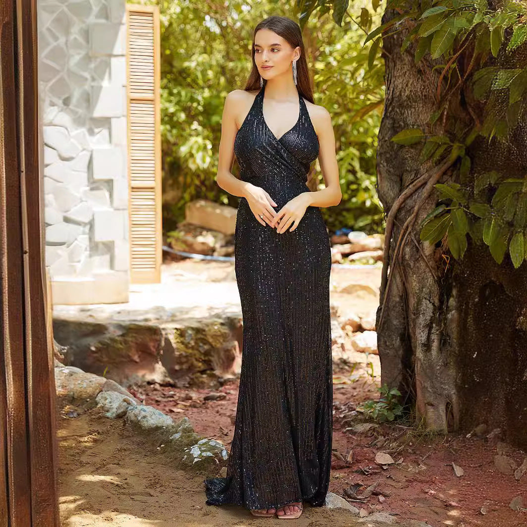 Damen Abendkleid mit funkelnden Pailletten und tiefer Halterneck-Optik EB