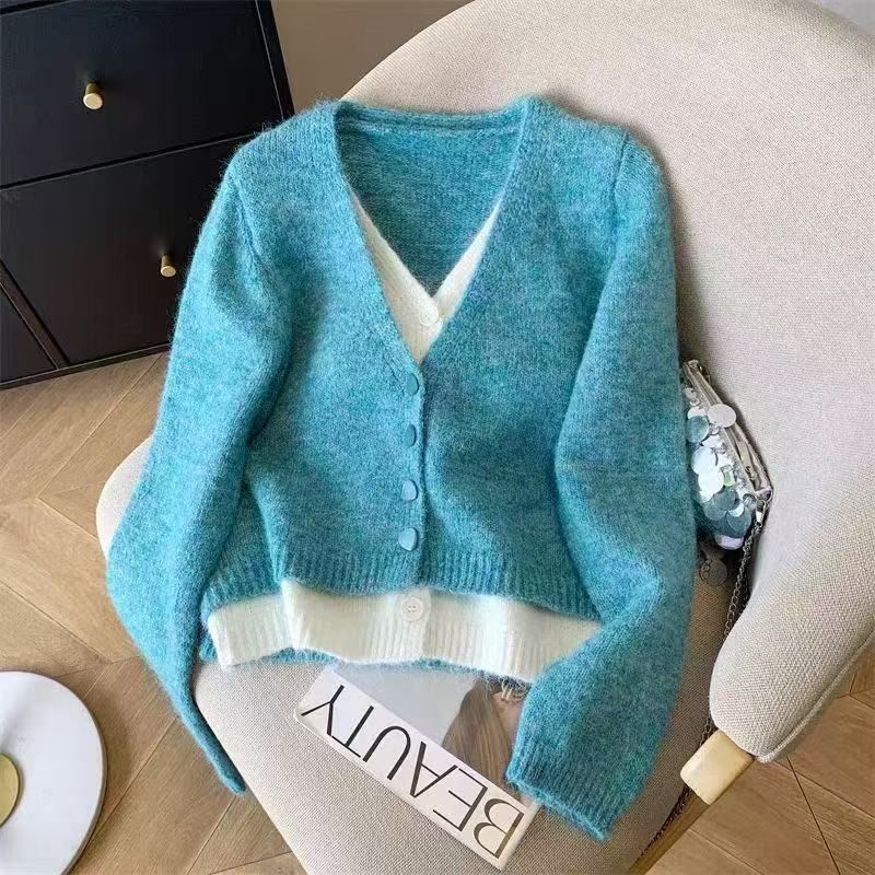 Damen modische Strickjacke mit elegantem V-Ausschnitt und Knopfdetails EB