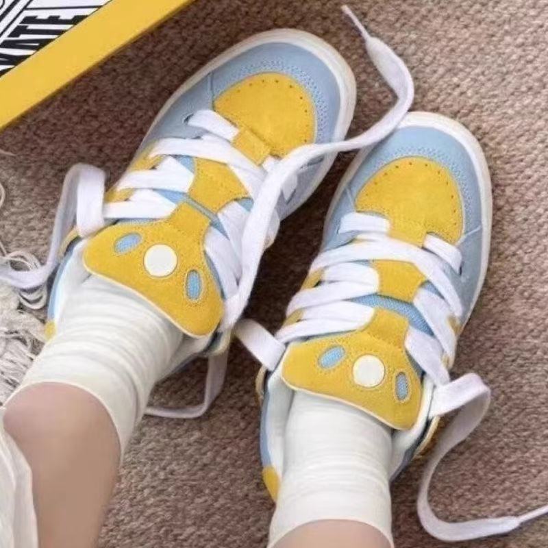 Damen Sportliche Sneaker mit verspielten Design-Elementen und bequemer Dämpfung EB
