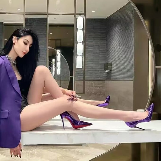Damen High-Heels mit glänzender Lackoberfläche und spitzem Zehenbereich EB