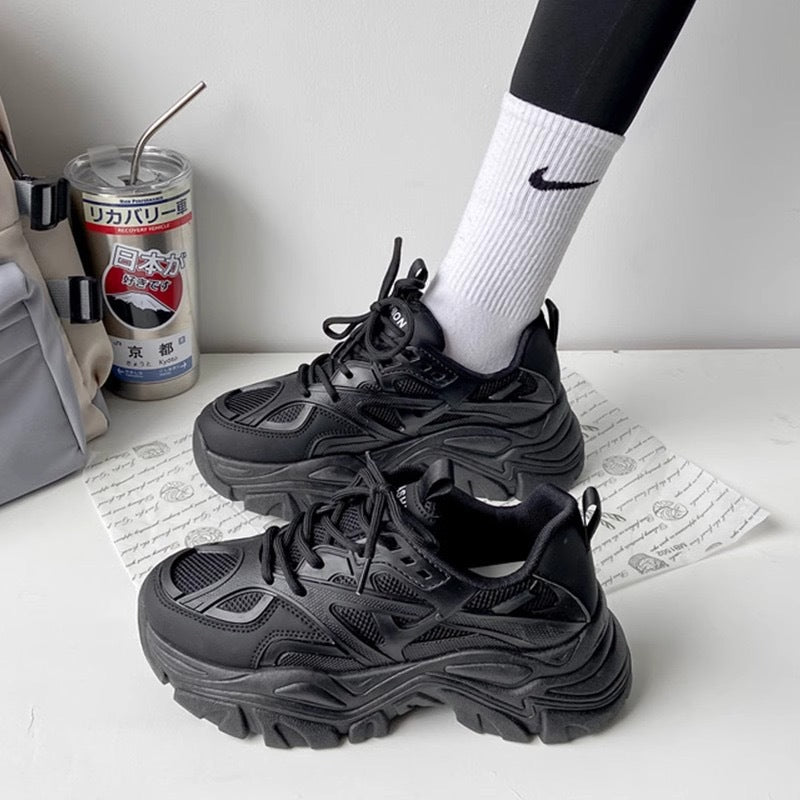 Damen Sportliche und trendige Sneakers EB