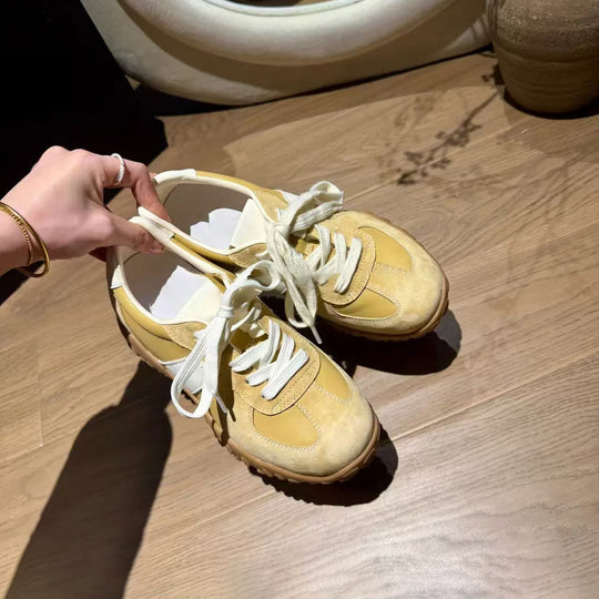 Damen Sportliche Sneakers mit innovativer Sohle und hochwertigem Wildleder-Obermaterial EB