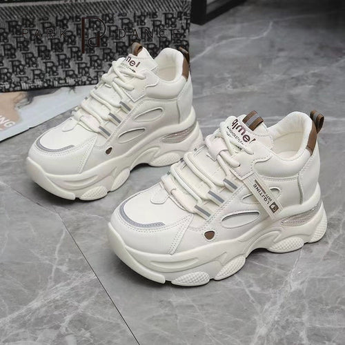 Damen Sportliche Sneakers mit luftiger Mesh-Oberfläche und robuster Sohle EB