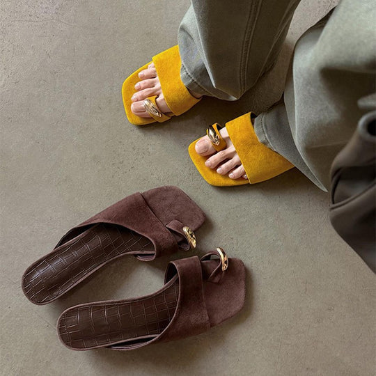 Damen Komfortable und elegante Clogs mit modischem Riemchen EB